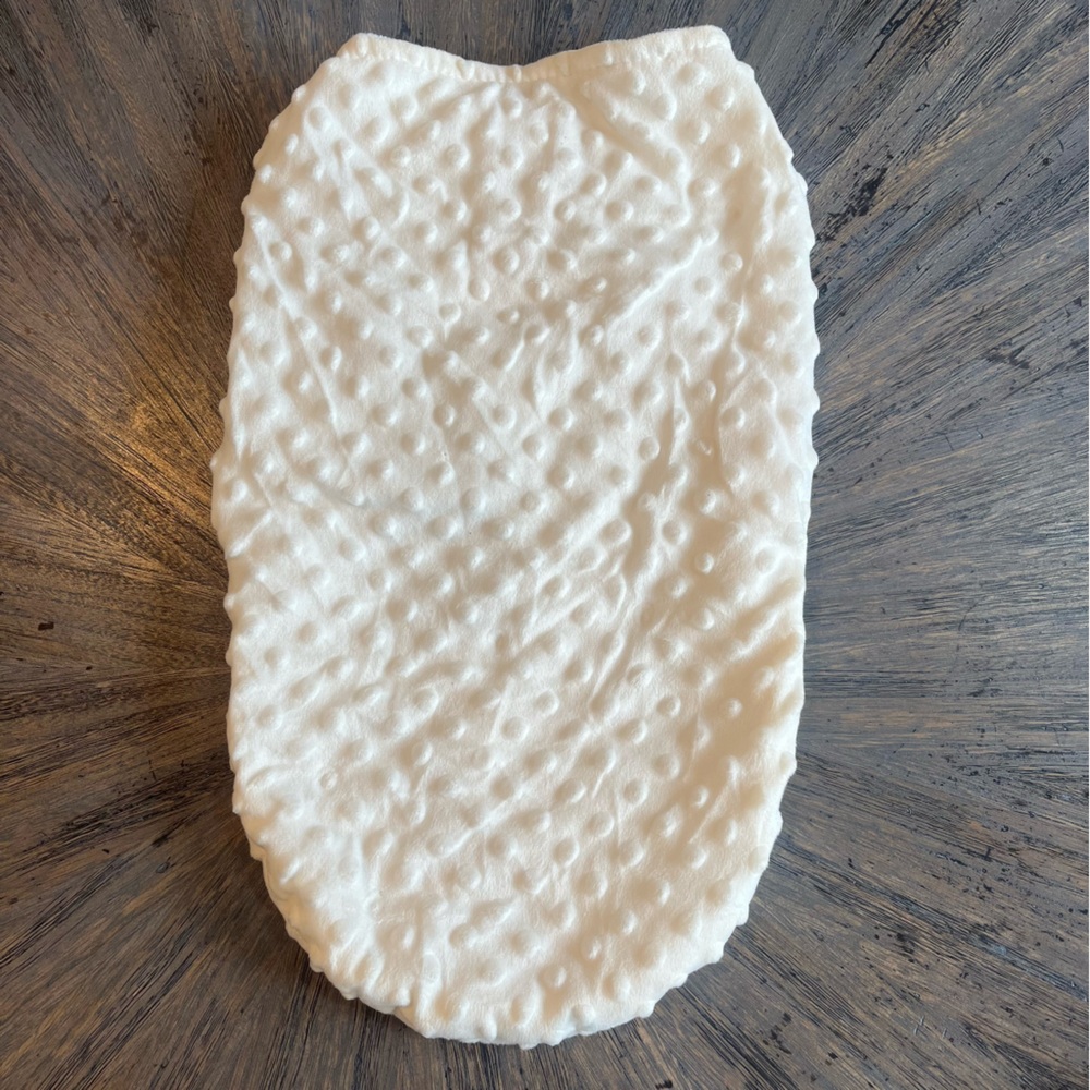 Petite L’Amour Cream Baby Swaddle with Elephant Appliqué – Super Soft - Picture 2 of 8